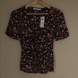 Abercrombie & Fitch Black and Red Floral Blouse